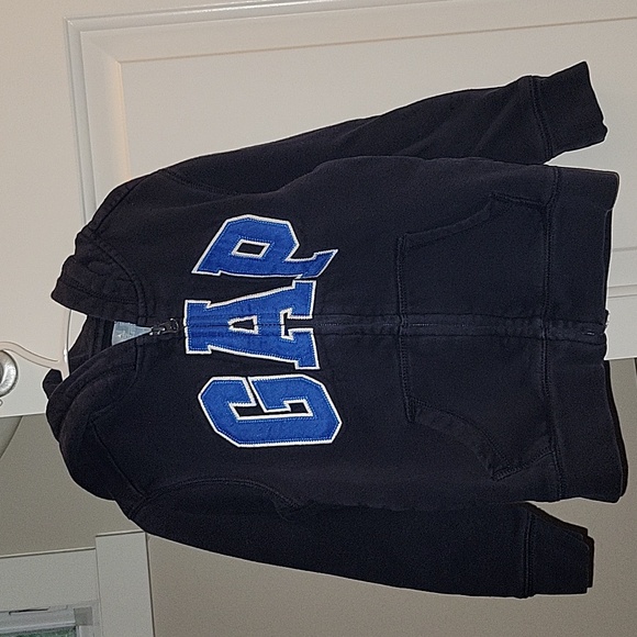 2 boys GAP sweaters - Picture 2 of 3